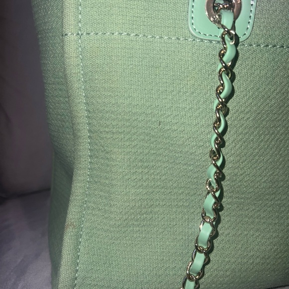 Chanel Deauville tote - Picture 3 of 10